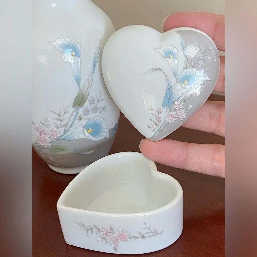 🩷 Russ Berrie & Co Japan set of 2 Calla Lilies Vase & Heart Shaped Trinket Box
